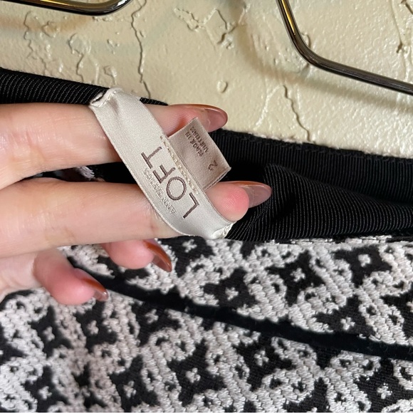 Ann Taylor LOFT Flared Hem Mixed Jacquard Flippy‎ Skirt - Picture 6 of 6